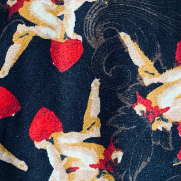 LuLaRoe Black Leggings Cupid/Angel Valentine's TC - Picture 2 of 4